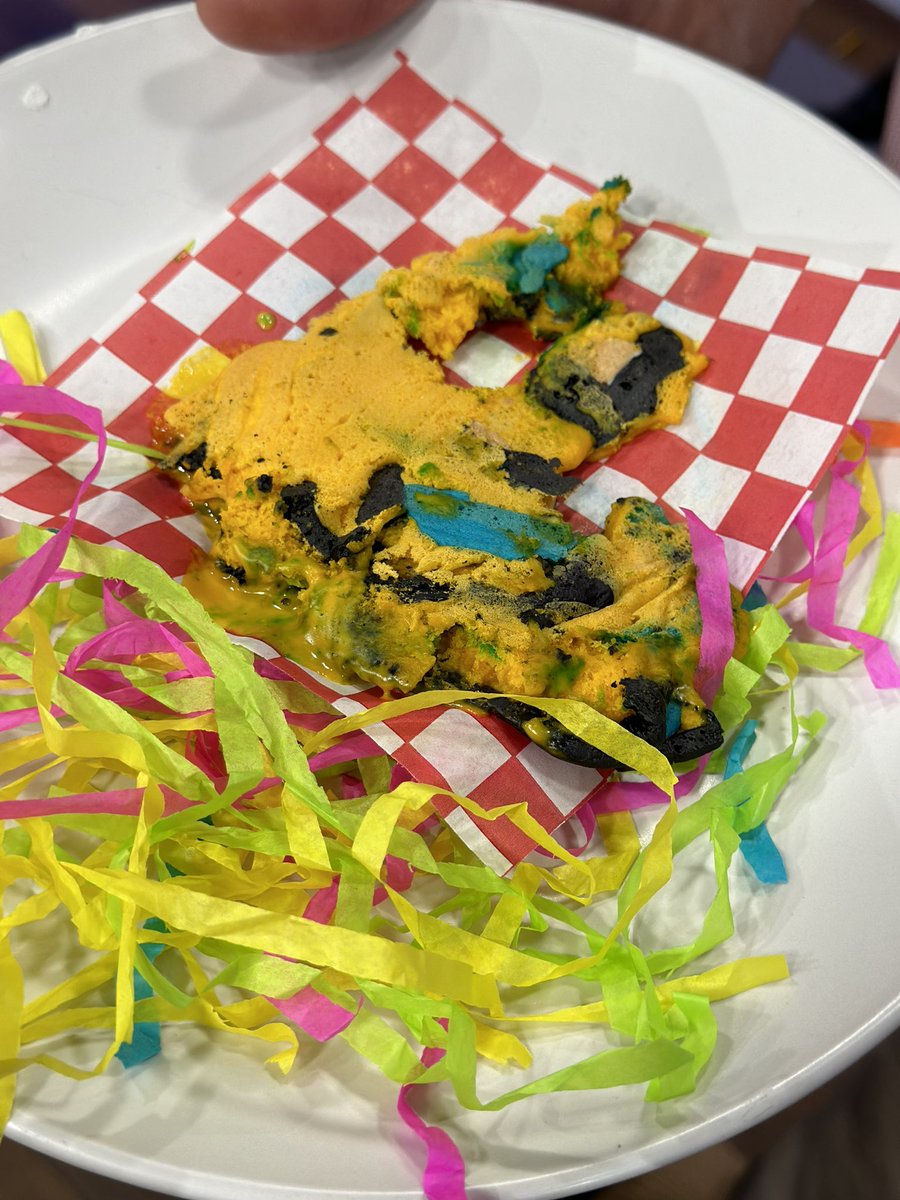 .<a href="/losdenam/">Los de ÑAM!</a> fueron los encargados de analizar las creaciones de nuestros conductores. ¡La decisión no fue nada difícil de tomar! 😂🙌🏻🍽️✨ #VLA #EsUnApapacho