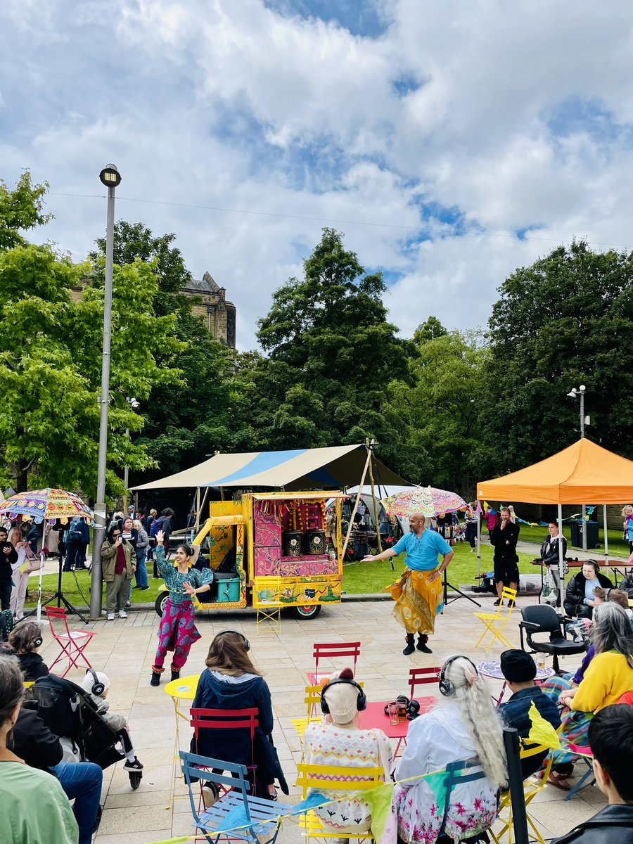 AmyLYoung_'s tweet photo. We had such a good time 👏🏻

Bravo to all the team, volunteers, organisations and partners - creativity and collaboration is shining in Lancashire!🌹 https://t.co/ciNsL8TWGT