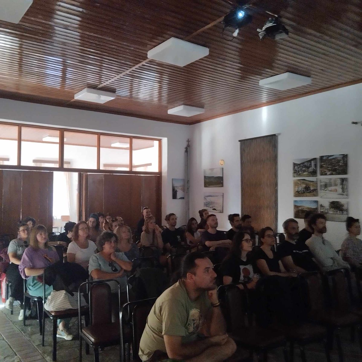 dimosvosinakis's tweet photo. Τα "Ντεσιμπέλ του Λευκού Πύργου" στις πρόσφατες Γιορτές της Γης στη Βλάστη Κοζάνης. Thanks boys and girls! #ta_db_tou_leukou_pyrgou #Θεσσαλονικη #Ελλαδα #μουσικη #films #festibal #Βλαστη https://t.co/CCwh5SaBfJ