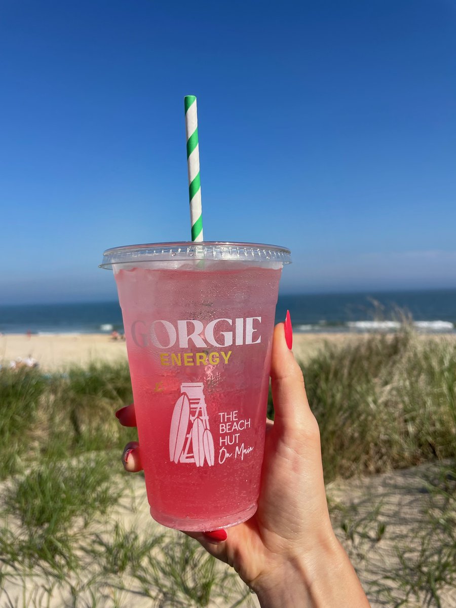 our summer spritz in the hamptons is a hit!

here’s how to make it at home:

🥤 find your fave cup 
🧊 fill it with ice 
🍉 add watermelon G until it’s halfway full 
🍋 top off with lemonade 
🍓 garnish with sliced strawberries

don’t forget to tag us in your spritz selfies !!🥤