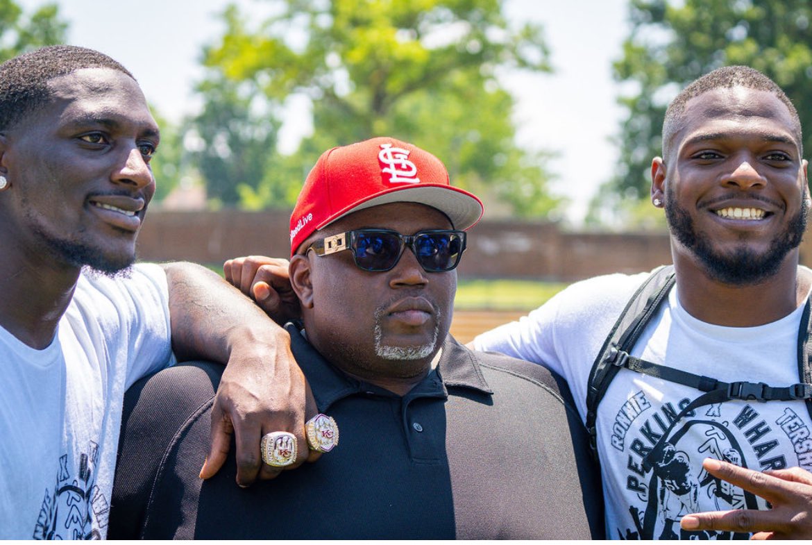 Carl Reed Jr. tweet media