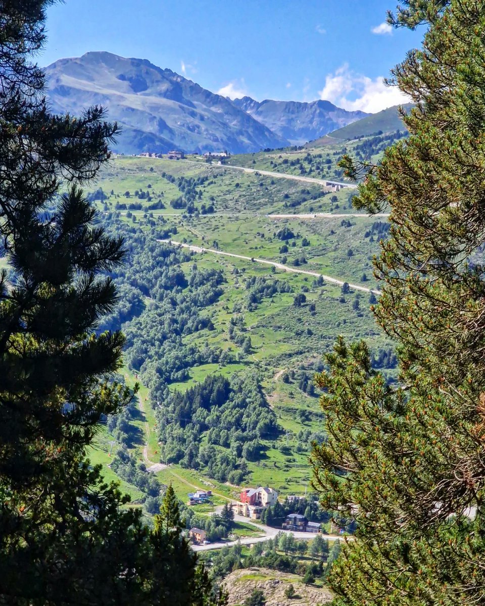 ricardrigall's tweet photo. Portè i el Coll Pimorent, pas cap a l'Arieja i Andorra. #collpimorent #portè #altacerdanya #bicicleta #btt #mtb #estiu2024 https://t.co/fgalYoTQ6E