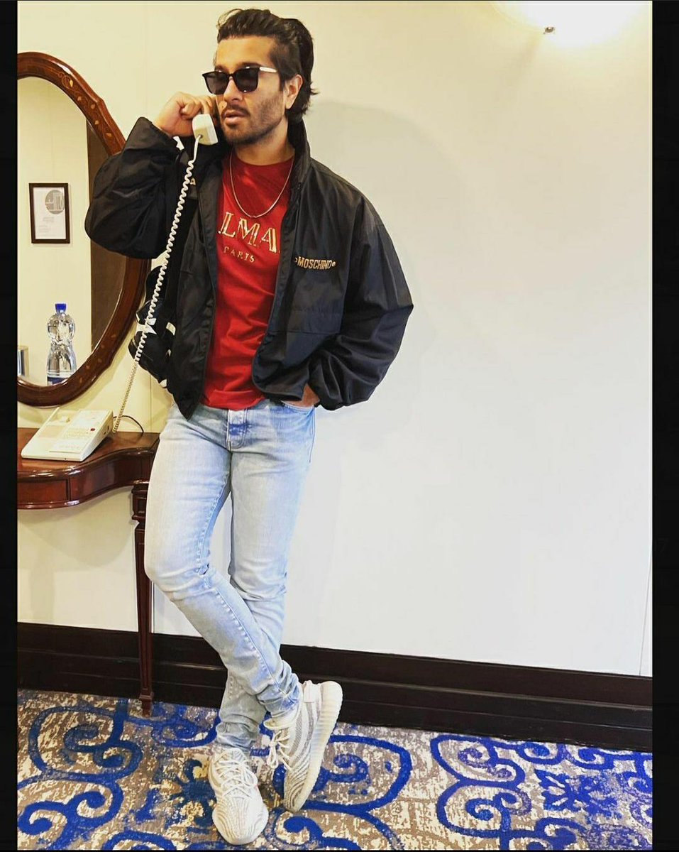 Sousann_1's tweet photo. Hello Feroze?❤️
Kabi twitter b khol liya karein!🤧

HBD FEROZE KHAN 
#FerozeKhan  #aMealForFK https://t.co/LkxBNM4eJS