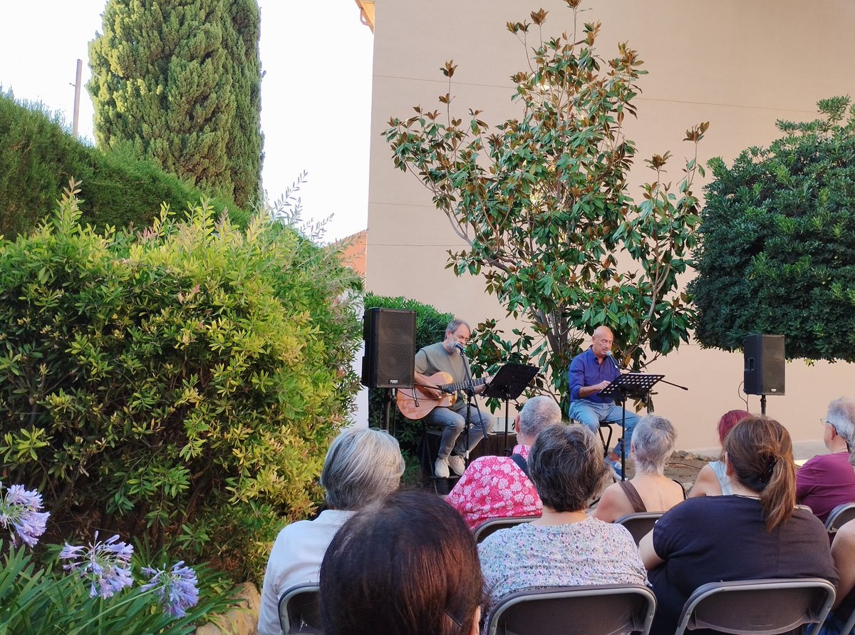 Vespres de cant i poesia. Presumptes confidències de Joan Salvat-Papasseit en el seu Centenari <a href="/omniumrubi/">Òmnium Rubí</a> <a href="/AteneuRubi/">L'Ateneu de Rubí</a>