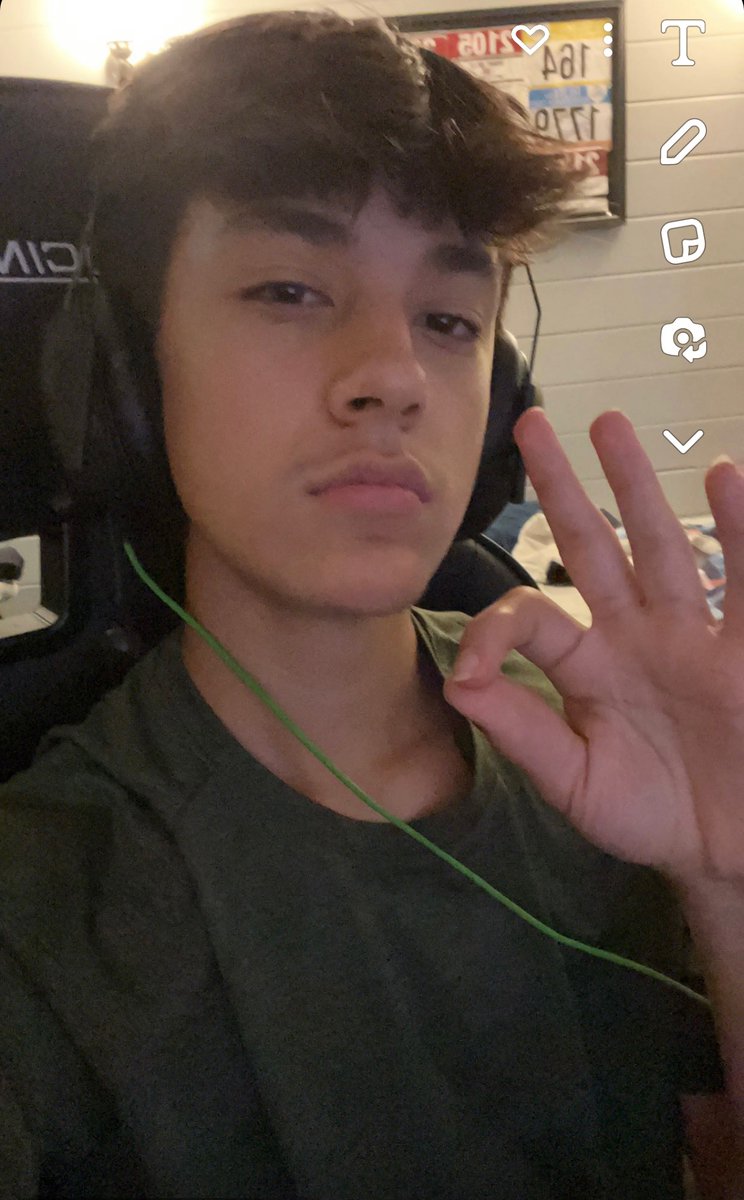 WpopoffW's tweet photo. I may do some facecam streams with vehemence u never know https://t.co/b8YsgiFxDR