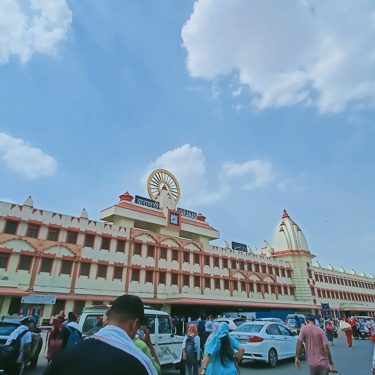 ikrishnapathak's tweet photo. Here are some glimpses of my journey, capturing these cherished moments.

#Banaras https://t.co/hNw1KxEiuC