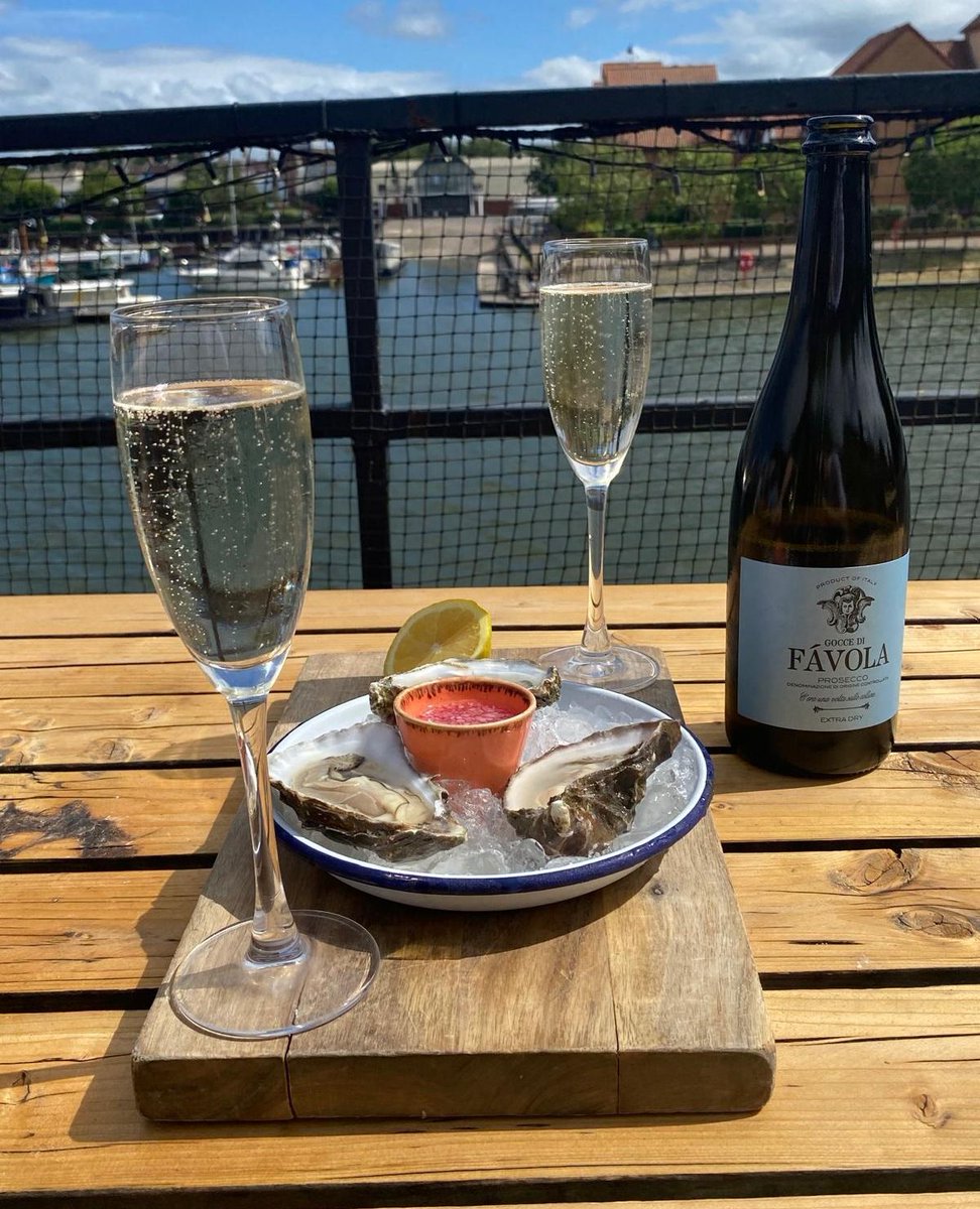 A trio of Oysters and a glass of Prosecco for £12 🦪

 Available from 12 pm on the 19th July.