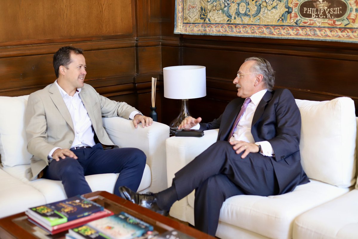 Carlos Velázquez (@cvelazquezromo) on Twitter photo 🫱🏻🫲🏼 Es un placer haber recibido hoy en el Ayuntamiento a los responsables del <a href="/grupo_oesia/">grupo_oesia</a>, encabezados por su presidente, Luis Furnelss.
Celebramos sus excelentes resultados en 2023 y su compromiso con la innovación en ingeniería digital e industrial en 40 países.
¡Siempre sois 🫱🏻🫲🏼 Es un placer haber recibido hoy en el Ayuntamiento a los responsables del <a href="/grupo_oesia/">grupo_oesia</a>, encabezados por su presidente, Luis Furnelss.
Celebramos sus excelentes resultados en 2023 y su compromiso con la innovación en ingeniería digital e industrial en 40 países.
¡Siempre sois