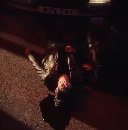 «пошли на свидание, что может пойти не так?»

свидание: 💀