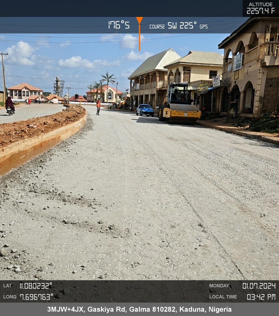 BarrAzeez's tweet photo. ZARIA UPDATE
Dualization of Barewa Road from Shagalinku Kofar Kibo to Agoro Underpass.

Status of work: stone base work
Facilitator: @Speaker_Abbas https://t.co/eOad3uY1yX