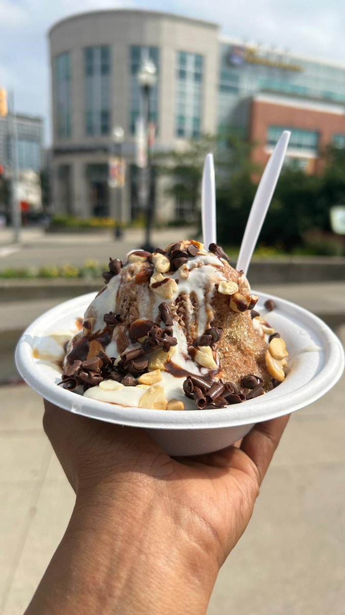 DishwithDisha's tweet photo. Indulge in this decadent Chocolate Ice Dish topped with a delightful mix of dry fruits! 🍫📷#ChocolateLovers #DessertHeaven #SweetTreat #Foodie https://t.co/Cm2WoN7tXi