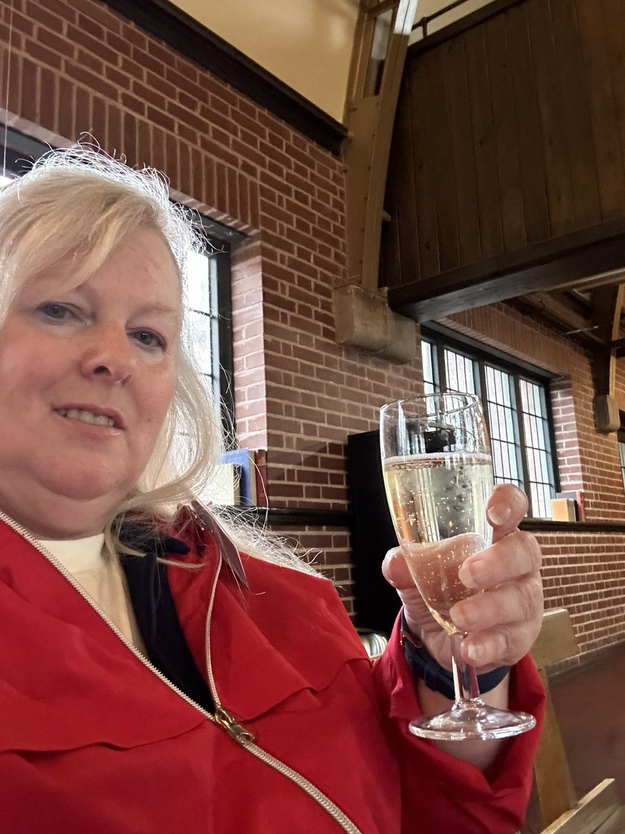 lensawag1's tweet photo. Just a normal Thursday for me networking. Only this time @bclmlearning for their netwalking event.
#AlrightBab https://t.co/T26Spi5TSb