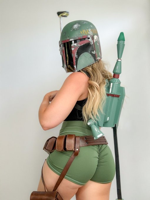 Time to jetpack out of here #cosplay #mando #bobafett https://t.co/ADlBaOwILU<a href="/tag/cosplay"class="tags">#cosplay</a><a href="/tag/mando"class="tags">#mando</a><a href="/tag/bobafett"class="tags">#bobafett</a>