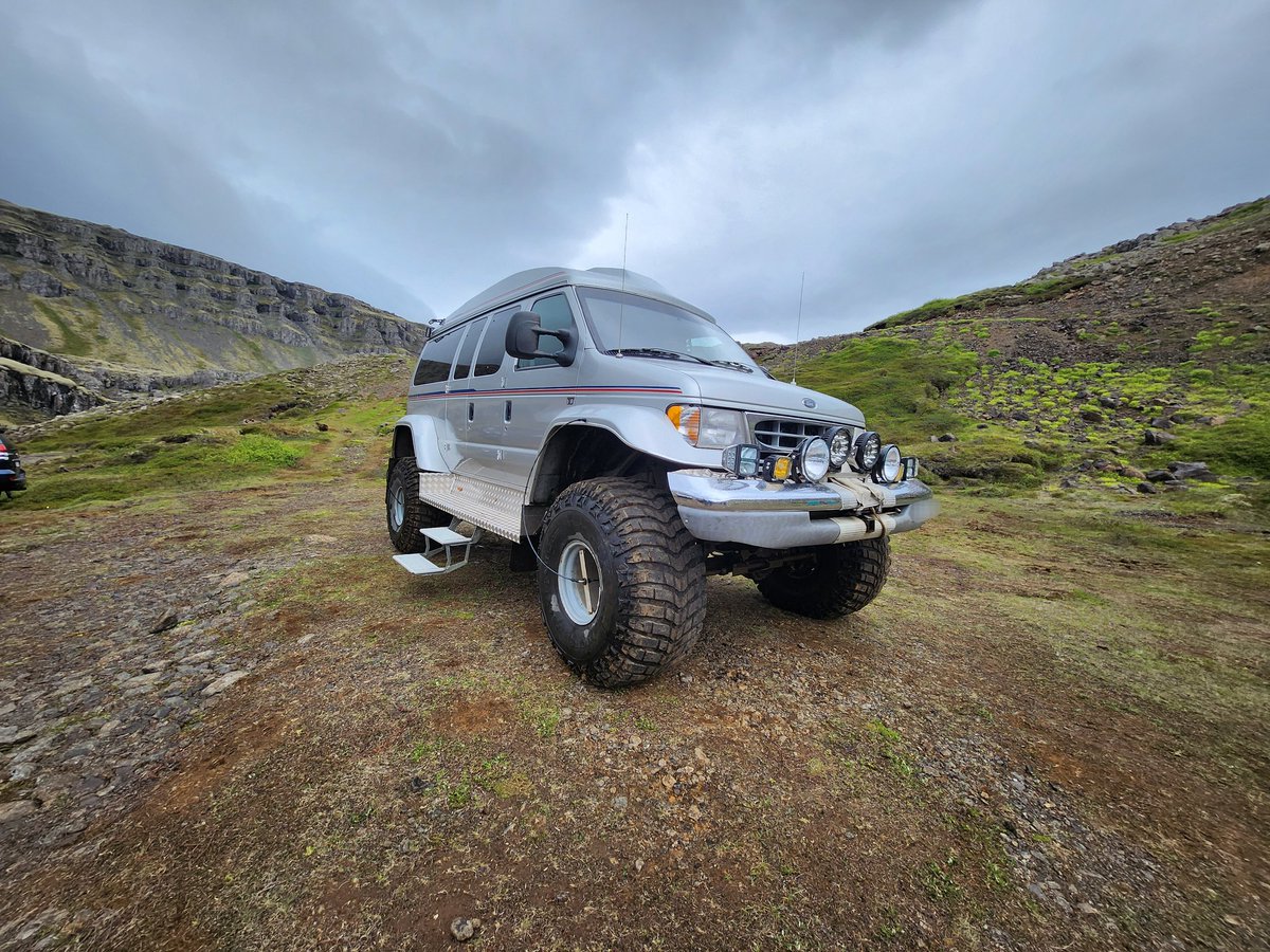 bronco_pa65's tweet photo. Djúpivogur, Iceland

The baddest Ford Econoline I've ever seen! 
#overland #4x4 #iceland #Djúpivogur #Ford https://t.co/WsfY20u3QG