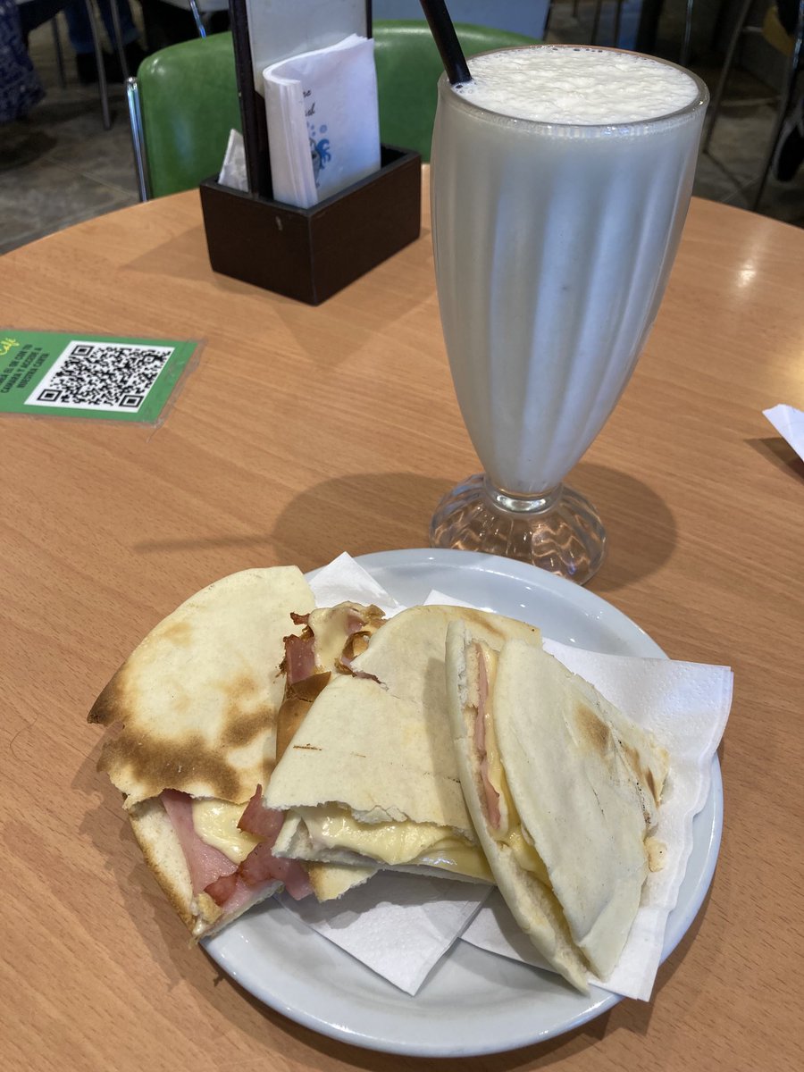 capturedegula's tweet photo. que ganas de esta merienda https://t.co/OvqoEBjwSc