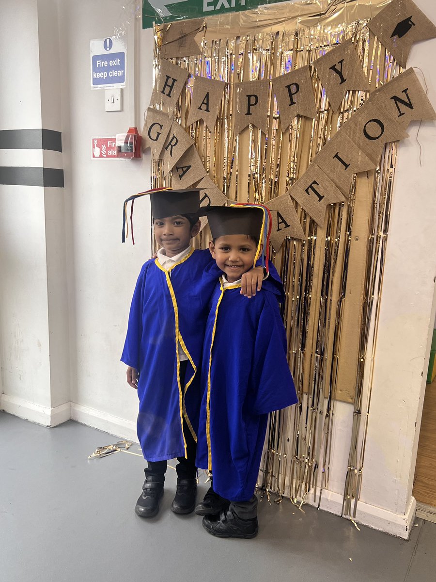 carltonj_i's tweet photo. A huge thank you to all the parents and families who turned up to see their children graduate from Saplings today. It’s been a wonderful year and the EYFS team wish all the children the best of luck in Year 1 #graduation #eyfs #primary #parentpartnership #friendshipforlife https://t.co/gr5I0fTiEb