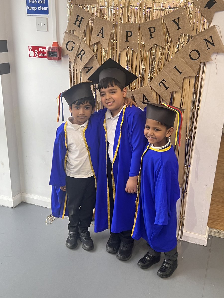 carltonj_i's tweet photo. A huge thank you to all the parents and families who turned up to see their children graduate from Saplings today. It’s been a wonderful year and the EYFS team wish all the children the best of luck in Year 1 #graduation #eyfs #primary #parentpartnership #friendshipforlife https://t.co/gr5I0fTiEb