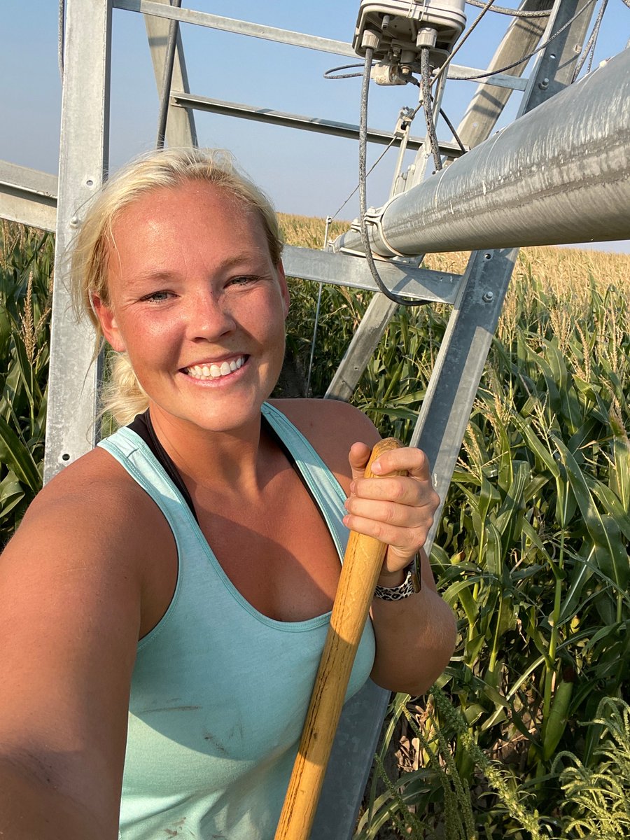 FemaleRancher's tweet photo. Checking pivots and the crops today. 🌽🚜 What are you growing on your farm? Share your progress with us!

#PivotIrrigation #CropCheck #FarmLife #WhatAreYouGrowing #FarmersOfInstagram #FieldWork #CropCare #IrrigationSystem #GrowingSeason #AgricultureLife #FarmChores #RuralLiving https://t.co/1tW2p1mwd0