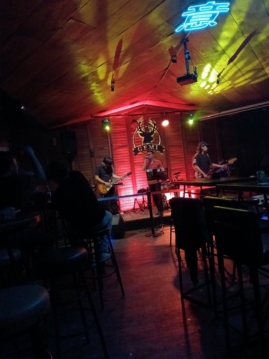 Menikmati hidup yang entah sampai kapan ! Kuat yuk ah 👊