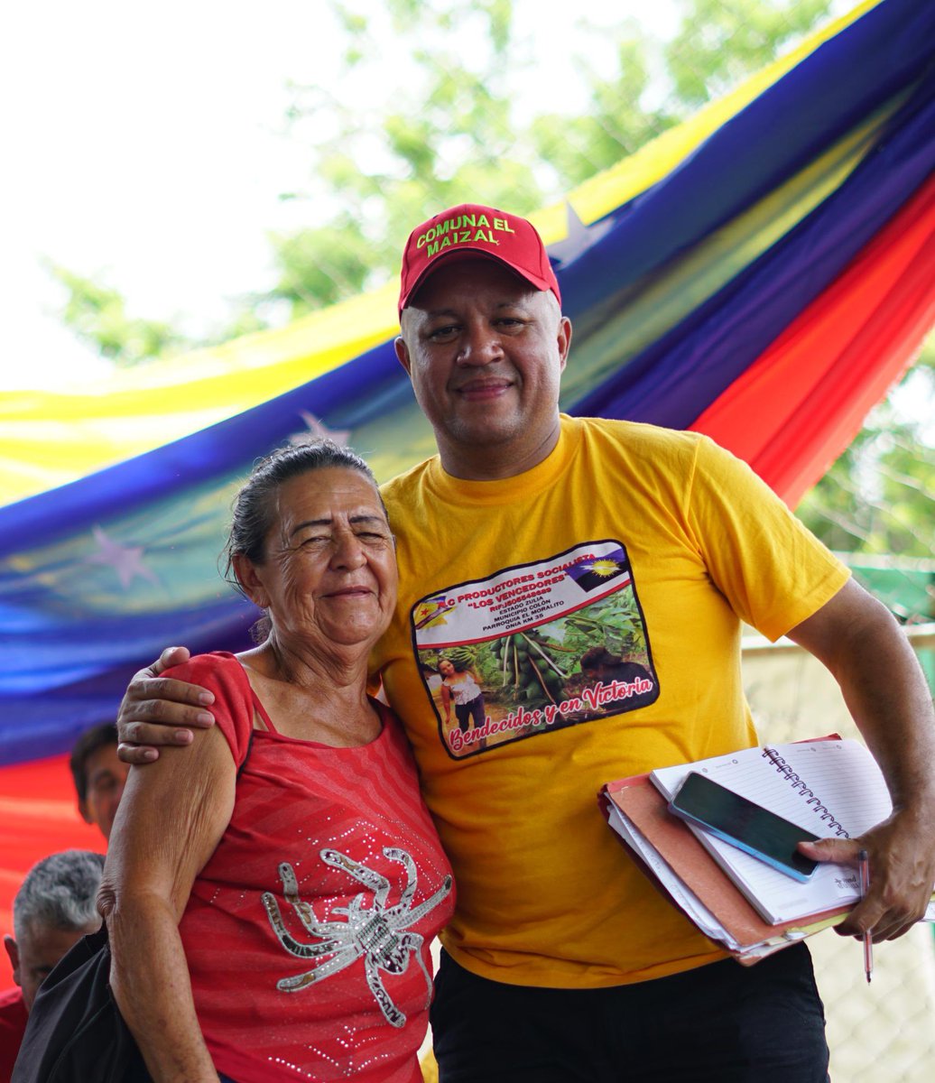 AngelPComuna's tweet image. Extraordinaria Asamblea Campesina en El Vigía, estado Mérida, con compañeros y compañeras que trabajan esas tierras fértiles venezolanas. De estas regiones nos llegan la mayor cantidad de hortalizas que consumimos los venezolanos y las venezolanas.
🚩Vamos rumbo a lo que será el…
