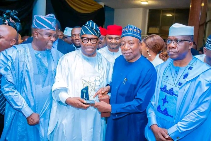 NeapsAwards's tweet photo. President of the Senate, his excellency Godswill Obot Akpabio (@NGRSenate), at the #NEAPSAwards 2024. He was honoured with the #NEAPSAward for 'Parliamentary Excellence'
#NEAPS #NEAPSAward #NEAPS2024 #PublicServiceExcellence #RewardingExcellence #TBSMedia https://t.co/gLmheX16lC