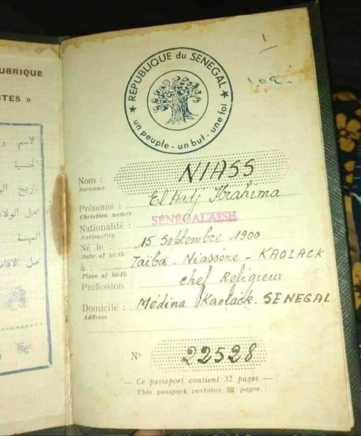 MomoBarham's tweet photo. Passeport De Cheikh AL Islam Maolana Cheikh Ibrahima Niass {R.T.A} https://t.co/TcJg5g6njr