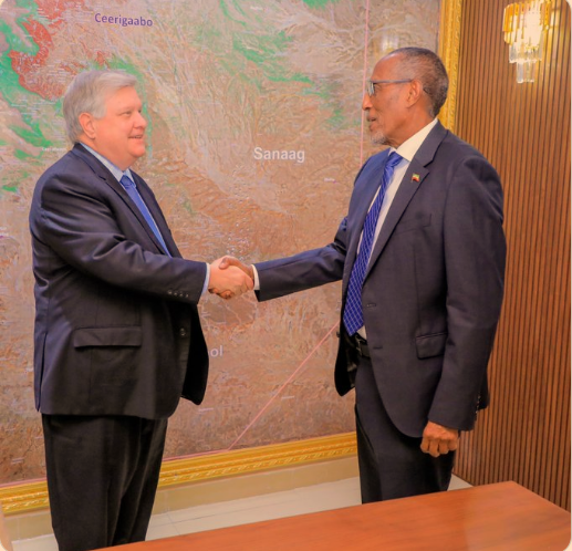 mzeesiraj's tweet photo. '#USA Ambassador Richard H. Riley’s visit to #Somaliland on July 11 2024'-@US2Somalia- TRUE.
Amb Riley's visit to #Hargeisa confirms @musebiihi's MOU with @AbiyAhmedAli in #AddisAbaba a failed stratagem; executed by 'orphans' of #Barre/#Zenawi regimes in #Hargeisa and #Addisaba. https://t.co/9JbZeoziIc