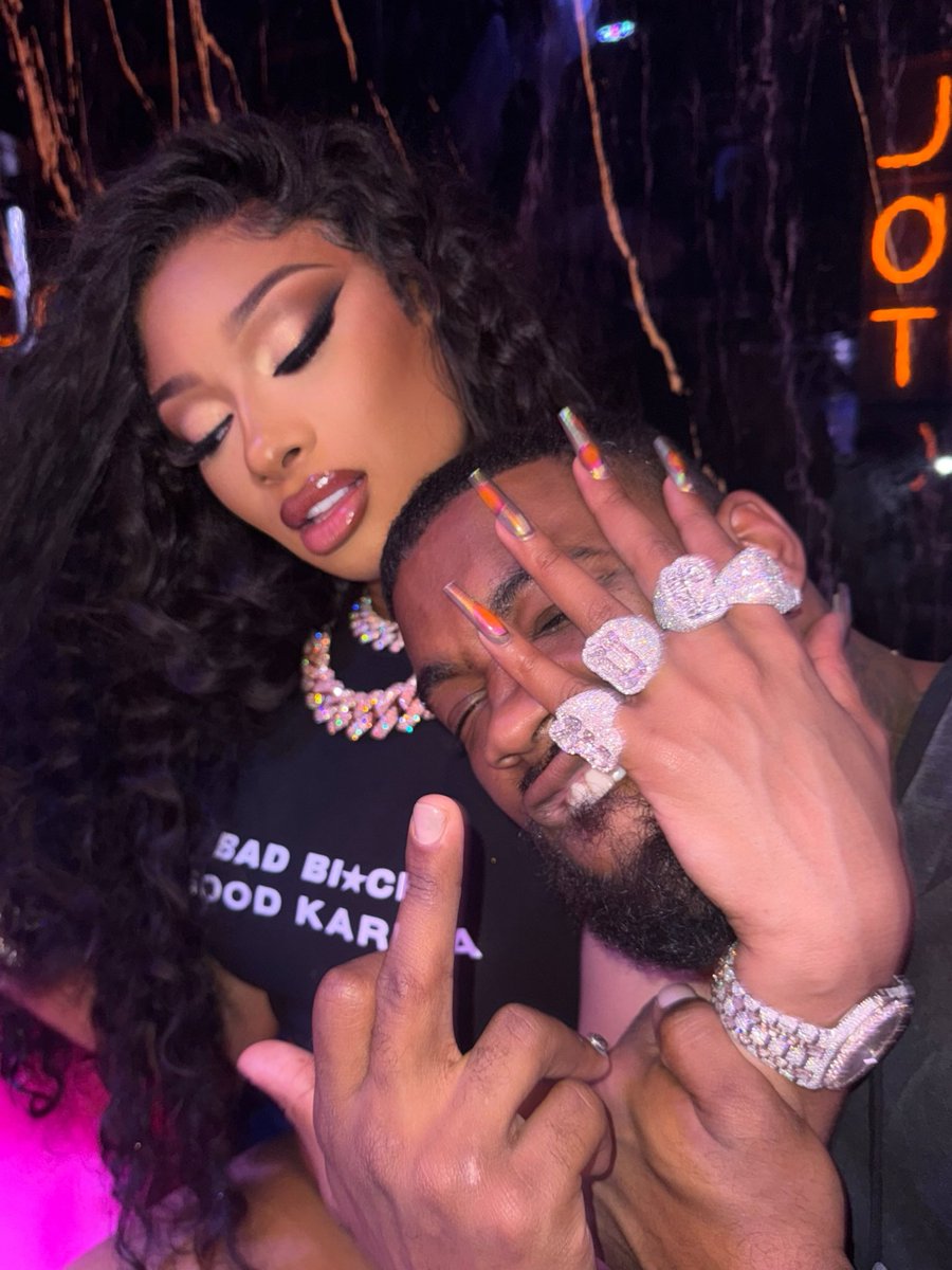 theestallion's tweet photo. 2 pretty a$$ friends we besties 😍 https://t.co/EaeLybFL6E