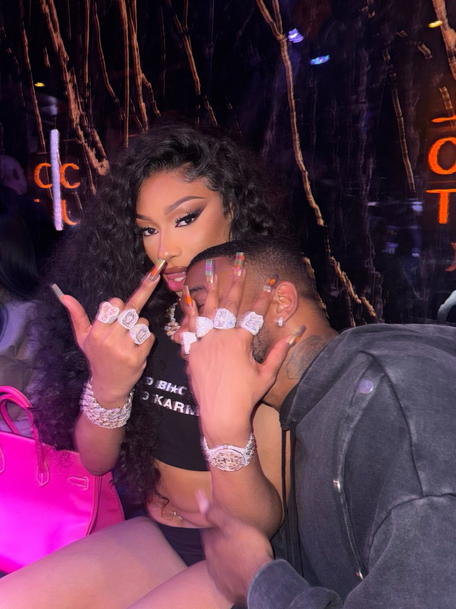 theestallion's tweet photo. 2 pretty a$$ friends we besties 😍 https://t.co/EaeLybFL6E