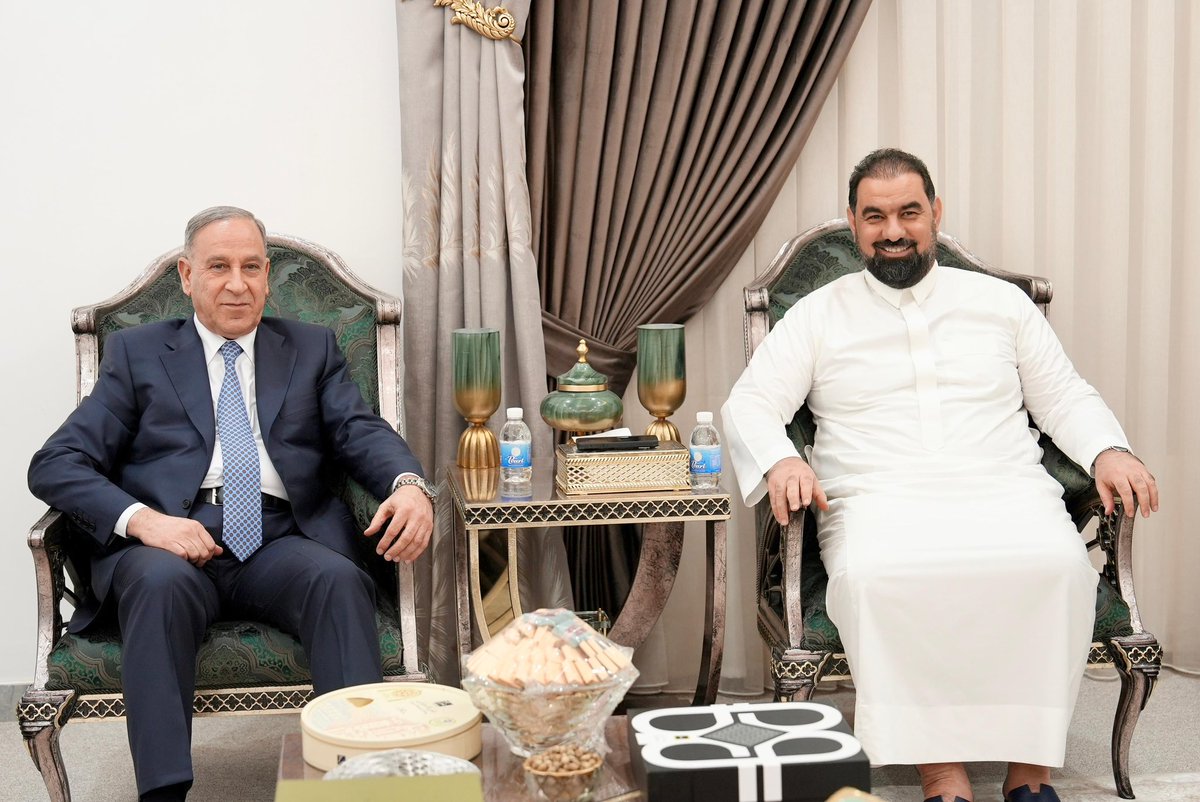 mediaofspeaker's tweet photo. رئيس لجنة النفط والغاز والثروات الطبيعية النيابية والقيادي في حزب تقدم @HaibetHamad يستقبل رئيس كتلة الصدارة @khalid_alobeidi برفقة النائب طلال الزوبعي والسيد محمد الدايني في مقر إقامته ببغداد، لبحث تطورات الأوضاع السياسية، وضرورة استكمال الاستحقاقات الدستورية https://t.co/ZEHWKKWshX