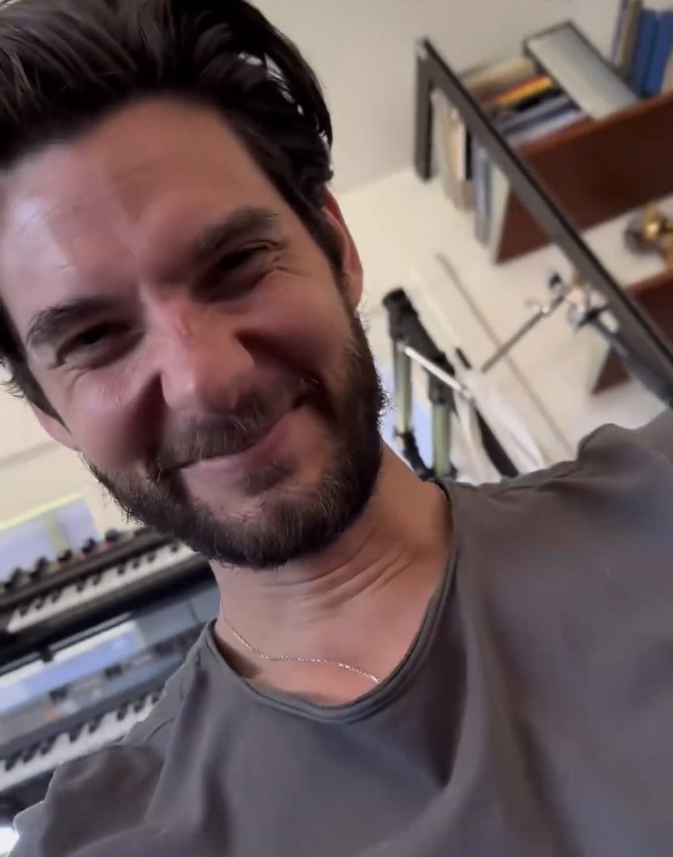 luvscaspian's tweet photo. HE’S SUCH A CUTIE I CANNOT STAND THIS ANYMORE AHHH https://t.co/AfFhPXDlus