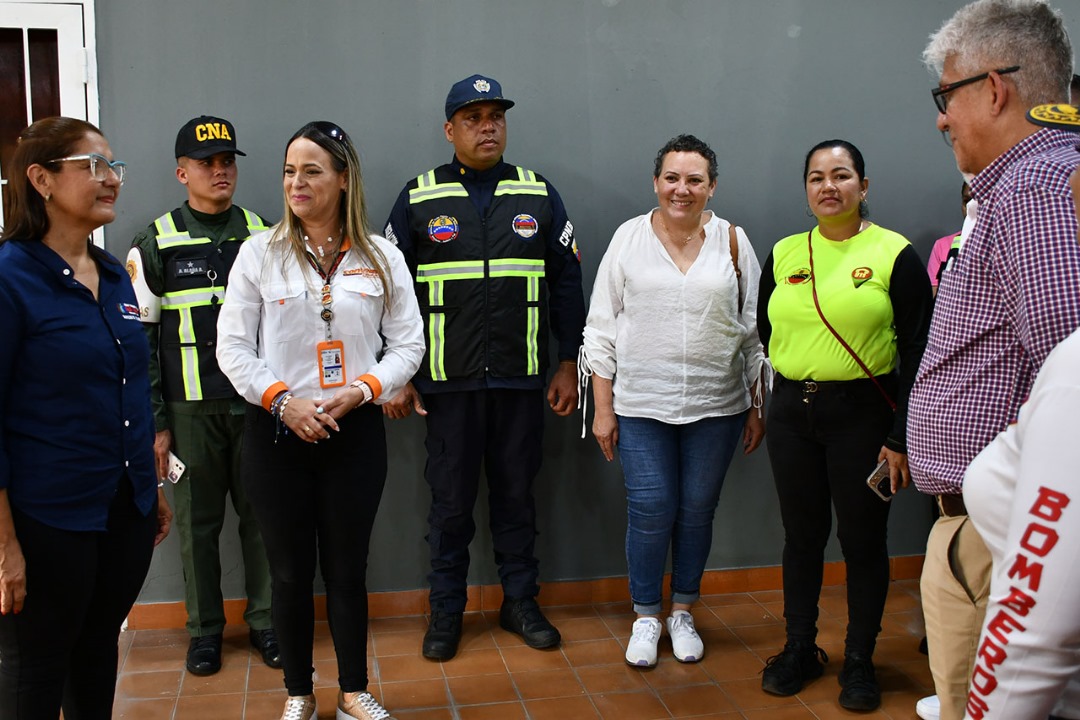 Ipostelrcentral's tweet photo. @TransporteGobVe
#EsNoticia | Conviasa continúa su plan de expansión con la reactivación de vuelos a Tucupita ➡️ https://t.co/vwpG6rjgmN #LaGMTVzlaIndetenible https://t.co/ixH6EvJU2s https://t.co/K5afWcpacK