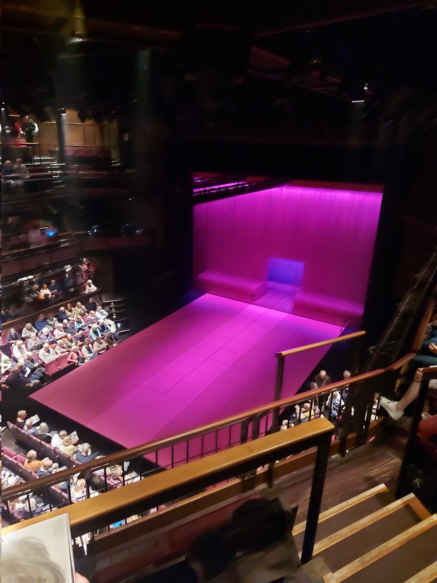 SaesnegLlan's tweet photo. Diwrnod hyfryd yng nghwmni disgyblion Bl 11, 12 a 13 yn gweld 'The School for Scandal' yn Stratford.
A wonderful day with Year 11, 12 a 13 students visiting Stratford. A fantastic RSC production of 'The School for Scandal'. #Tîmllan #RSC https://t.co/yVmhtTi1BO