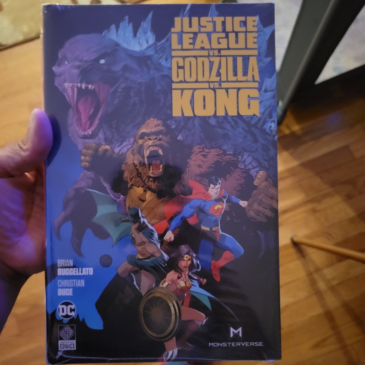 Vegalawless1226's tweet photo. #tokudad here! Finally we have the hardcover of the greatest crossover we didn't kno we needed! Check out Justice League vs Godzilla vs Kong from @DCOfficial u won't regret it! #review #comics #dccomics #monsterverse #godzilla #kong #justiceleague #collectededition #tokusatsu https://t.co/9BmlMRGx2q