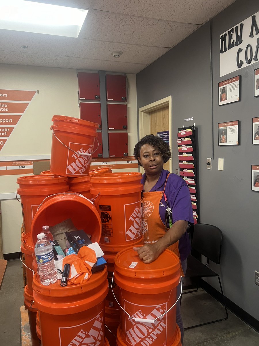 Sending Prayers and some goodies to our brothers and sisters in Texas from HD0367!! <a href="/hayes_jamar/">Jamar hayes</a> <a href="/jxh076/">james hickingbottom</a> <a href="/MistyUsher8/">Misty Usher</a> <a href="/Home_Depot_0376/">Quiana Clayton HD 0376</a>