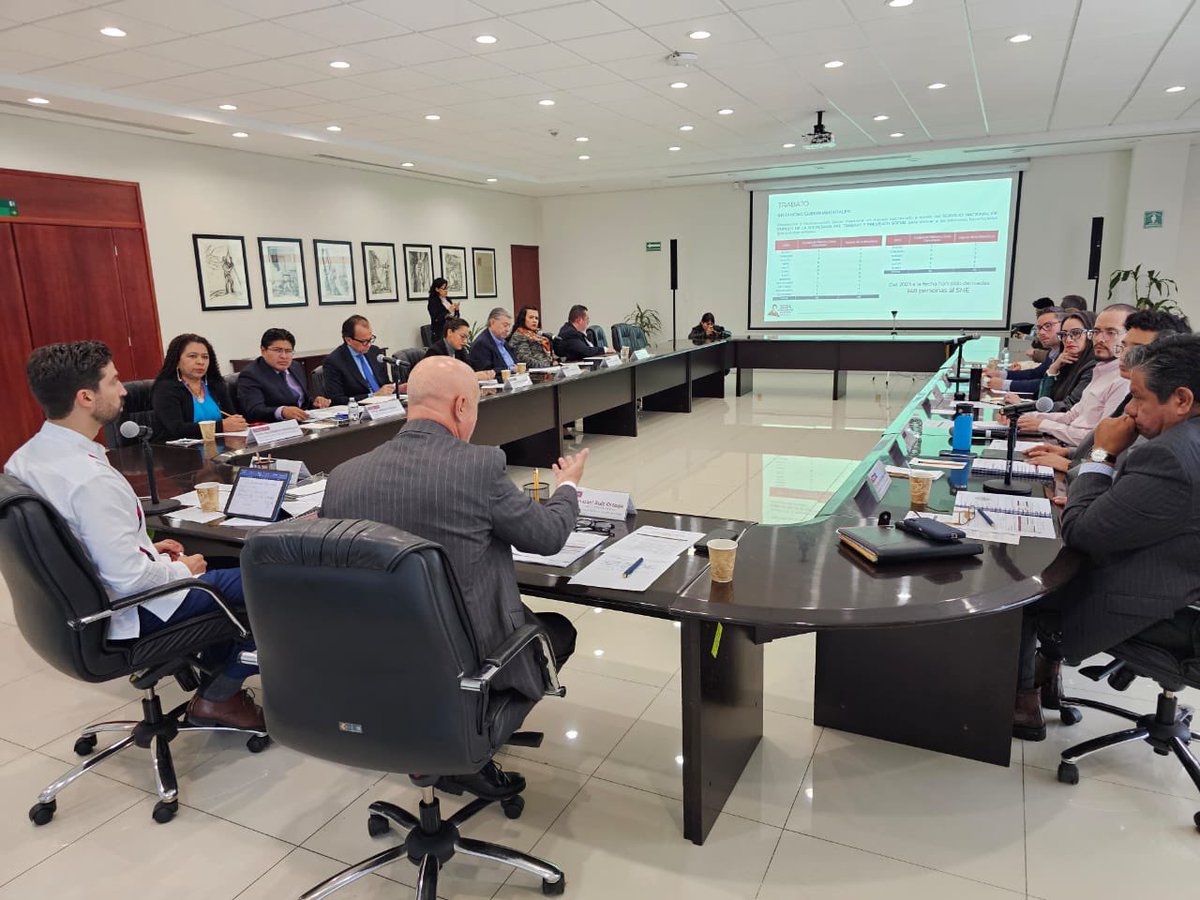 EditSantibanez's tweet photo. Como secretaria del Trabajo del @GobOax, participo en la Segunda Sesión Ordinaria del Comité Nacional de Fomento Laboral Penitenciario (CNFLP), en las oficinas de la @STPS_mx del Gobierno Federal, en la Ciudad de México. https://t.co/91F035yipv
