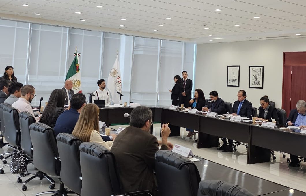 EditSantibanez's tweet photo. Como secretaria del Trabajo del @GobOax, participo en la Segunda Sesión Ordinaria del Comité Nacional de Fomento Laboral Penitenciario (CNFLP), en las oficinas de la @STPS_mx del Gobierno Federal, en la Ciudad de México. https://t.co/91F035yipv