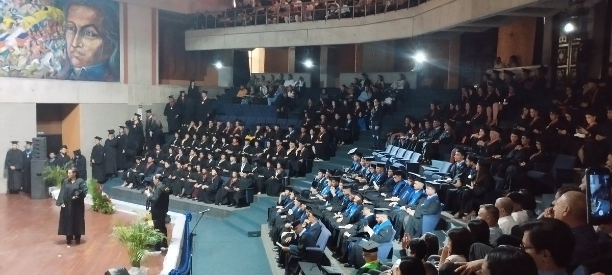 uptamcaoficial's tweet photo. Hoy en la cuarta tanda de graduaciones de  TSU en los PNF de Administración, Ingeniería en Informática, Educación Inicial, así  como Especialistas en Gestión del Talento humano en las organizaciones.

#uptamca 
#graduaciones 

@sandraoblitasr @PedroVRC https://t.co/6xMfkdJeth