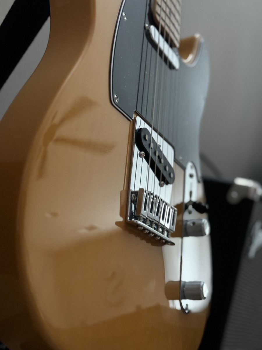 starrwasmyst76's tweet photo. did i show y’all my tele https://t.co/8n0YVDI5Fh