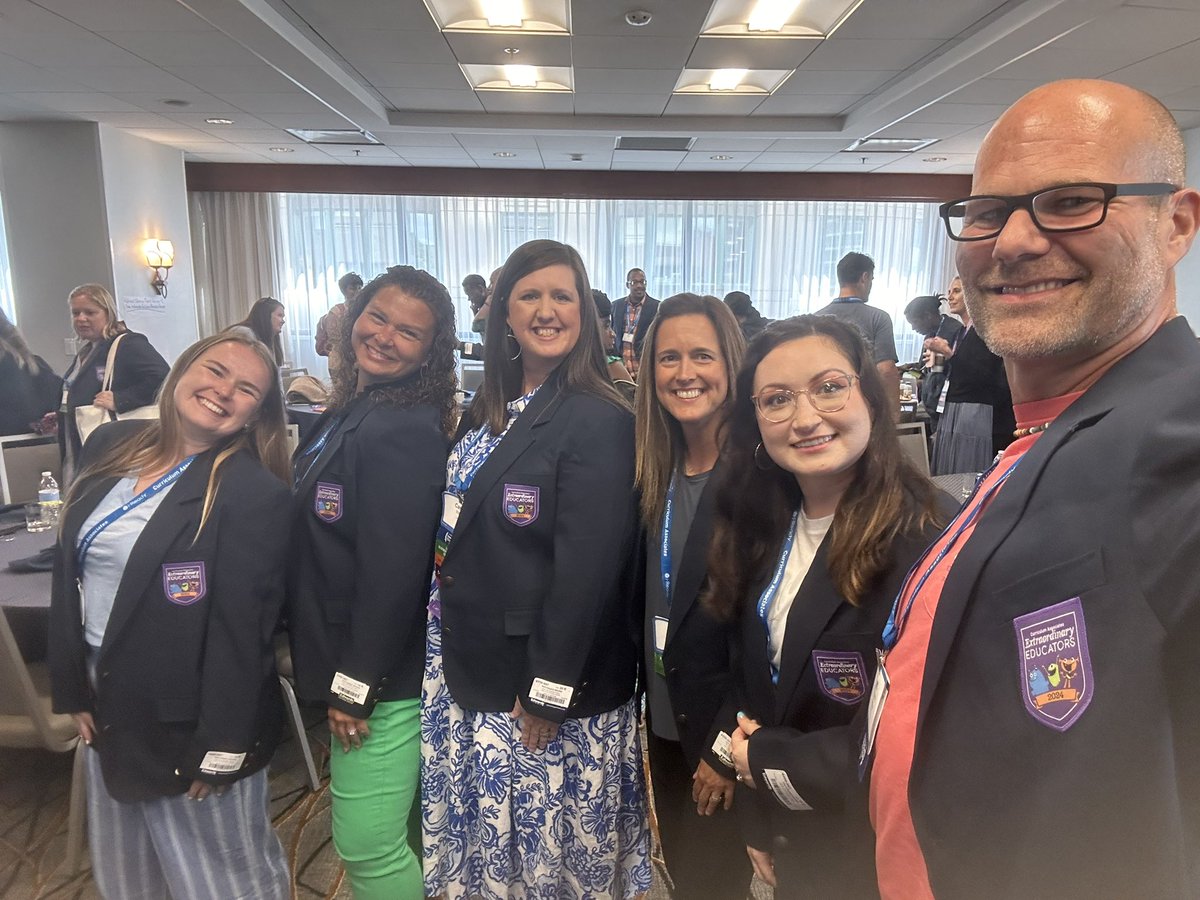 MrWeimann's tweet image. Just got the coolest #ExtraordinaryEducators gift from @CurriculumAssoc 
They gave each of us blazers!! WHAT?!?!
Can’t wait to sport this back in @EastPennSD 
#iReadyEvents
