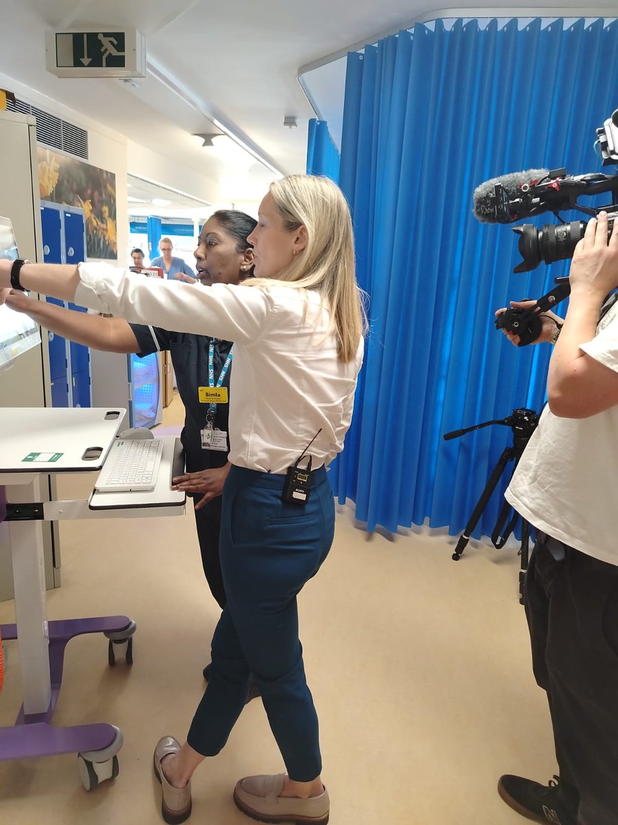 St George's, Epsom and St Helier (@geshnhs) on Twitter photo ITV News featured <a href="/the_SWLEOC/">SWLEOC - HSJ Partnership Award Winner 2022</a> today to showcase its surgical hub that has cut waiting lists for some planned ops.
SWLEOC does over 6,000 operations a year with one in four hip or knee replacement patients going home hours after surgery - thanks to their care and support package. ITV News featured <a href="/the_SWLEOC/">SWLEOC - HSJ Partnership Award Winner 2022</a> today to showcase its surgical hub that has cut waiting lists for some planned ops.
SWLEOC does over 6,000 operations a year with one in four hip or knee replacement patients going home hours after surgery - thanks to their care and support package.