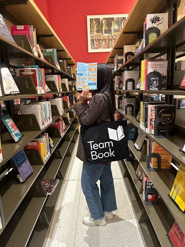 nypl's tweet photo. New Yorkers: Don't leave summer reading to the kids! We partnered with @nationalbook to give you a great reason to read all summer long.

Pick up your Summer Reading Adventure card and a Team Book tote at participating NYPL branches while supplies last: https://t.co/vlfd8vsMR5 https://t.co/Vi8LRYekma