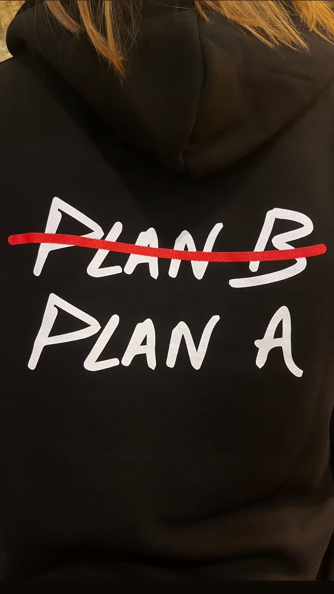 Charles_Fardin's tweet photo. À minuit les 6 chansons de cet EP seront à vous. À NOUS ! #PlanA #Charles 

https://t.co/fAAYGw1vAq https://t.co/7o0HxyMp8i