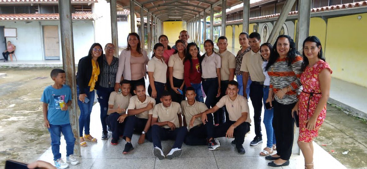 CDCESucre's tweet photo. En la ETAR "Guaraúnos",  se llevó a cabo el III Momento del Cierre Pedagógico del año escolar 2023-2024, de la modalidad de media general, culminando este periodo escolar con amor y compromiso por  los estudiantes de nuestra casa de estudio.

#keLacreoDePoesía
@NicolasMaduro https://t.co/y92WkWRBdi