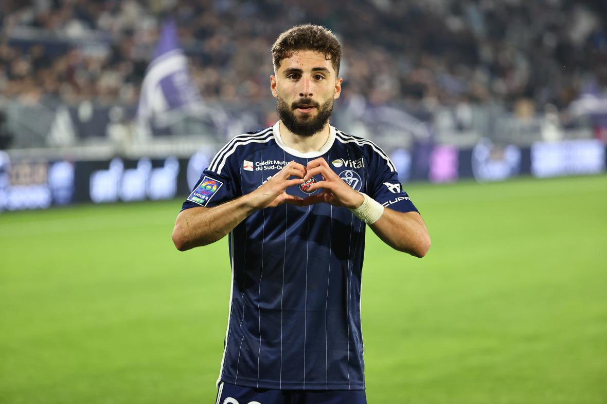 DonFcgb's tweet photo. 🤳 #InstaRéaction : 

💌 Zuriko #Davitashvili via @instagram : « #Girondins, le temps est venu de vous dire au revoir. Ces 2️⃣ années passées dans une si grande équipe et avec des supporteurs qui donnent tout pour l'équipe ont été incroyables. Malheureusement, nous n'avons pas réussi à atteindre les objectifs que nous nous étions fixés pendant cette période pour vous rendre heureux, mais nous avons toujours senti votre soutien inconditionnel. Je pars avec de nombreux bons souvenirs et des émotions fortes de Bordeaux. Au revoir et bonne chance ! »
