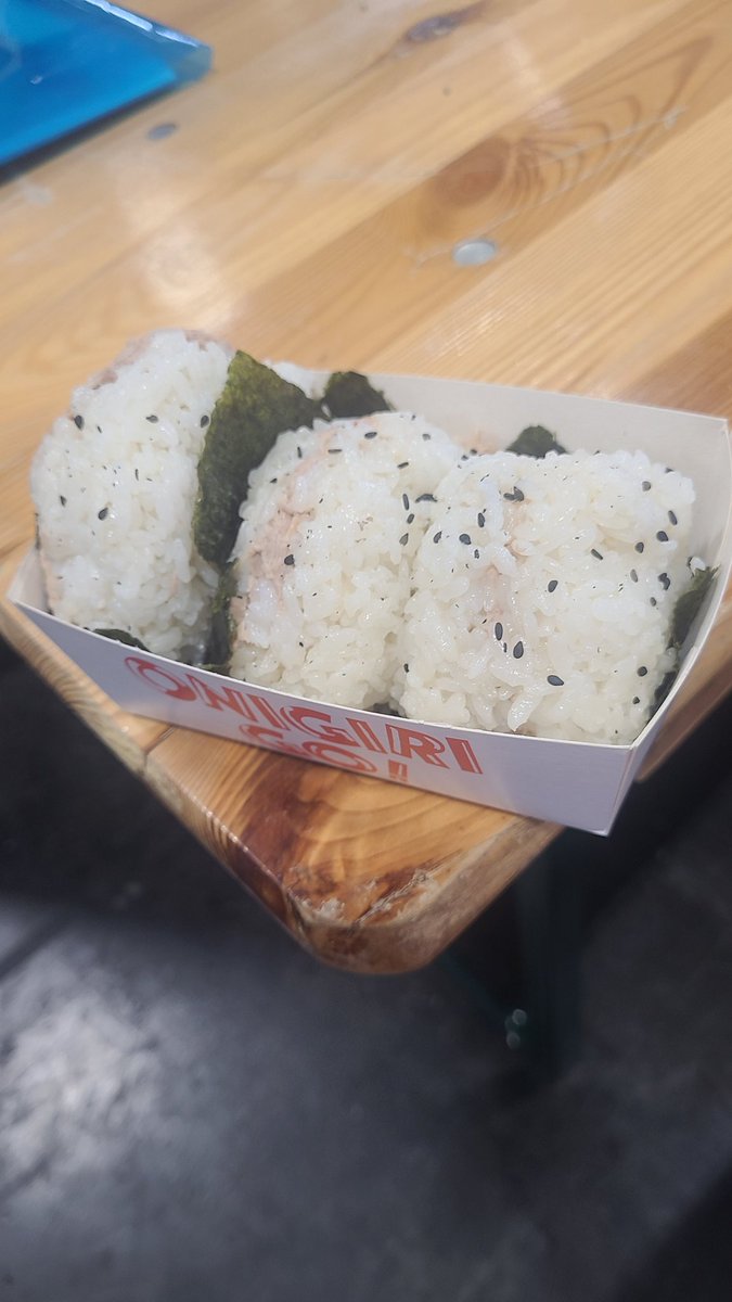 MangaRoulette's tweet photo. Première fois à la japan expo

J'ai vraiment adorer, hâte d'être l'année prochaine du coup 😂
@japanexpo https://t.co/9gpZ1BjnmK