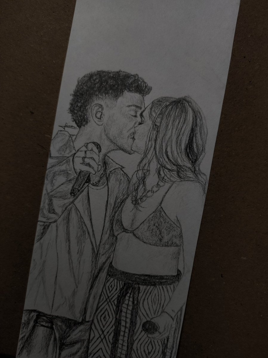 jimobviously's tweet photo. dibujar a @dennaoficial me flipa, que gran inspiración eres y en gran parte gracias a tu música, gracias por los temazos que nos regalas🥹❤️‍🩹🫂 https://t.co/vorgGIwzaL