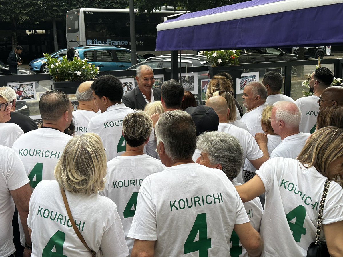 KARLOLIVE's tweet photo. Quelle émotion!
Nous honorons ce jeudi à @villepoissy l’immense enfant de la ville, @NordineKourichi, international algérien, deux coupes du monde dont le fameux Algerie-Allemagne 2-1 en 1982! #poissy #LeCep https://t.co/9aCXJYynzH