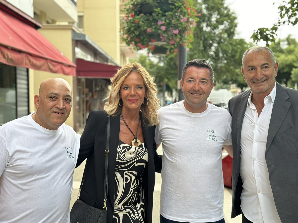 KARLOLIVE's tweet photo. Quelle émotion!
Nous honorons ce jeudi à @villepoissy l’immense enfant de la ville, @NordineKourichi, international algérien, deux coupes du monde dont le fameux Algerie-Allemagne 2-1 en 1982! #poissy #LeCep https://t.co/9aCXJYynzH