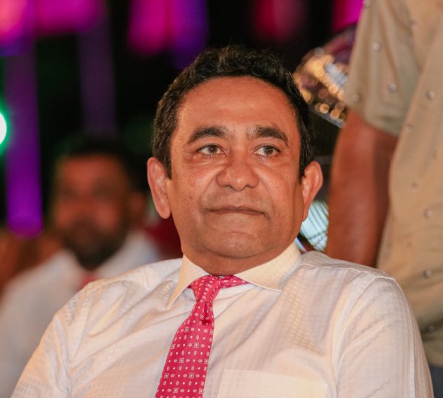 HKurusee's tweet photo. YAG:
🔹 Master in Public Policy — Los Angeles, California 🇺🇸 
🔹Finance Ministry, MMA, Trade Ministry, Higher Education, STO, IAS, MP, President (1981 — 2018)

@ifaisalofficial
🔹Fonadhoo School
🔹Fake Masters
🔹Tourism Ministry (2023 - present)
🔹English course (2024 - present) https://t.co/YdxEn5Lg6Z